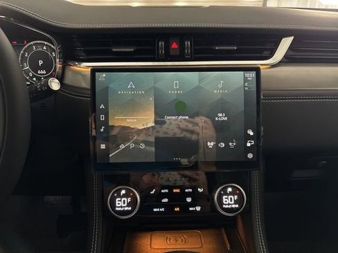 Used 2026 Jaguar F-PACE R-Dynamic S image 19