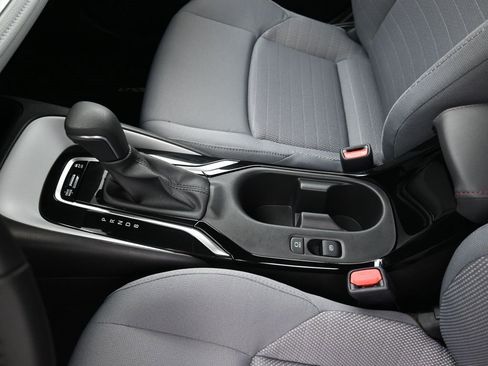 Used 2025 Toyota Corolla SE image 20