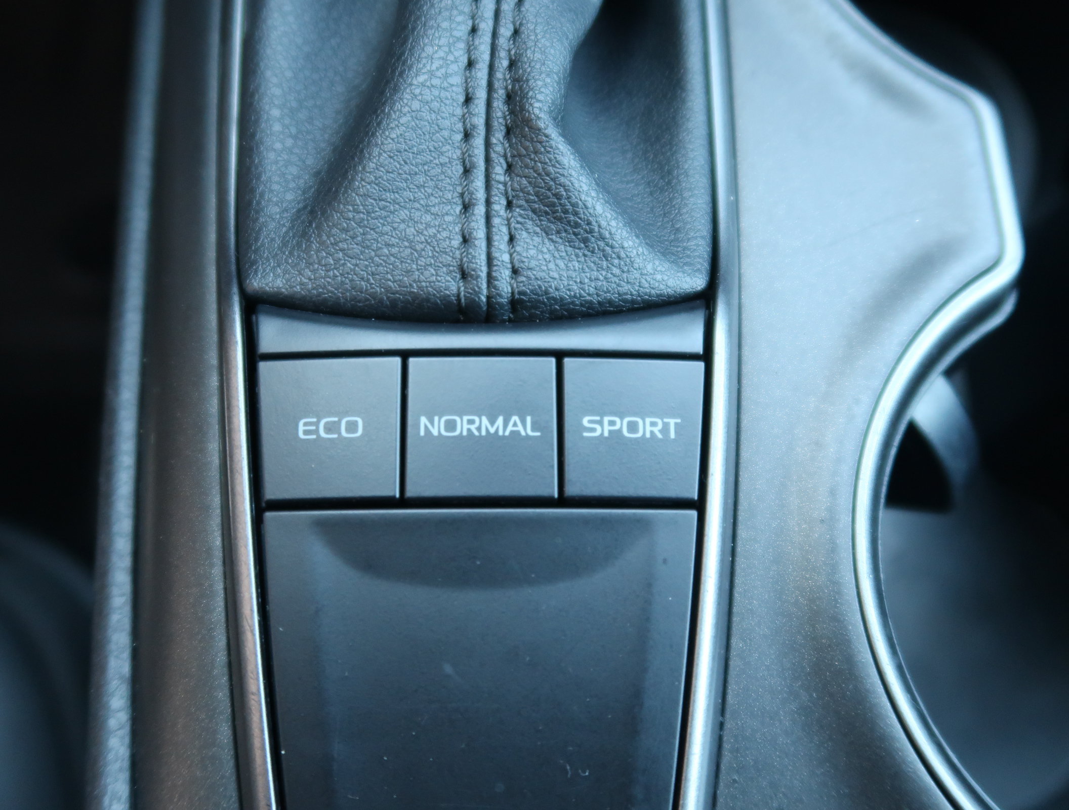Used 2024 Toyota Camry SE w/ Convenience Package FWD image 30