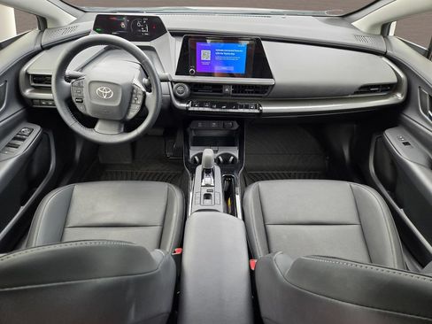 Used 2025 Toyota Prius FWD image 16