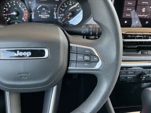 Used 2023 Jeep Compass Sport image 13