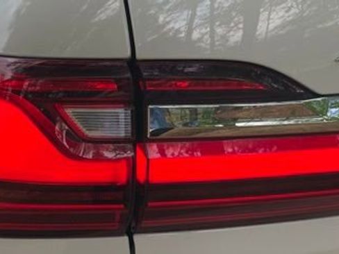 Used 2020 BMW X7 xDrive40i w/ Cold Weather Package image 8