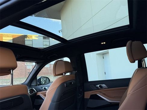 Certified 2023 BMW X7 xDrive40i w/ M Sport Package image 18