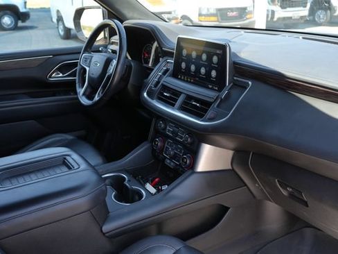 Used 2021 Chevrolet Suburban Z71 w/ Z71 Off-Road Package AWD/4WD image 18