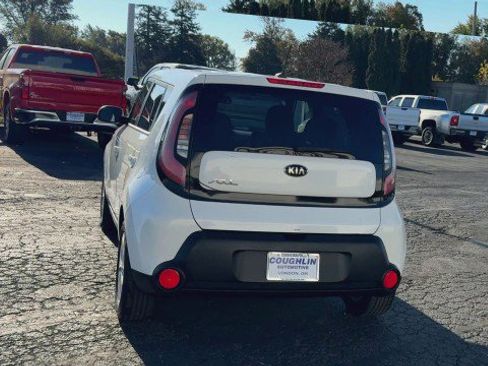 Used 2015 Kia Soul Base image 7
