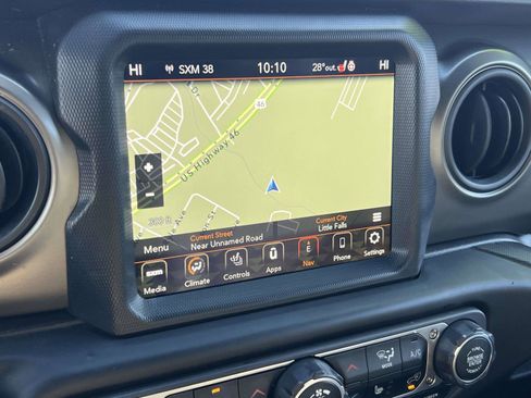 Used 2023 Jeep Wrangler Unlimited w/ Sun & Screen Package image 18