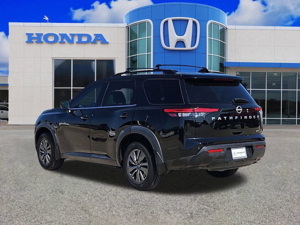 Used 2022 Nissan Pathfinder SV FWD image 5