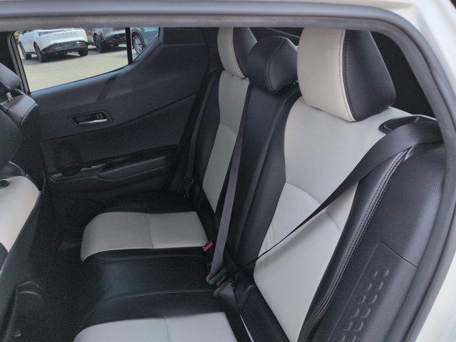 Used 2020 Toyota C-HR LE FWD image 15