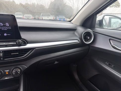 Used 2022 Kia Forte LXS image 29