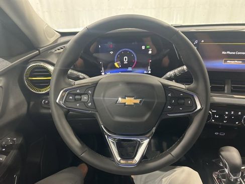 New 2025 Chevrolet Trax LT w/ Driver Confidence Package image 15