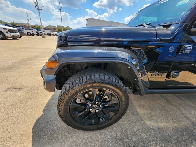 Used 2025 Jeep Gladiator Sport AWD/4WD image 7
