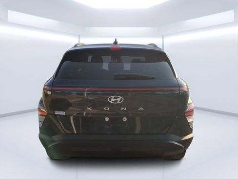 Used 2025 Hyundai Kona SEL FWD image 4