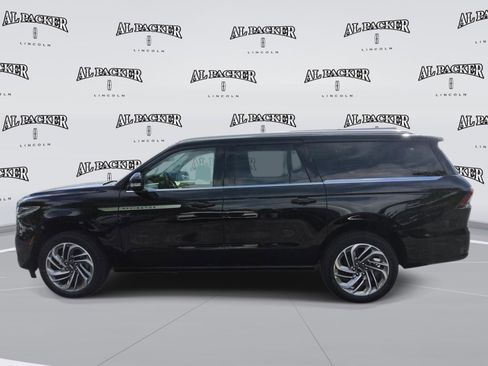New 2026 Lincoln Navigator L Reserve AWD/4WD image 2