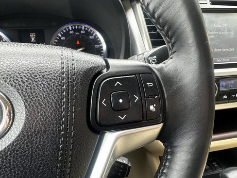 Used 2015 Toyota Highlander Limited image 21