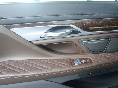 Certified 2022 BMW 750i xDrive 750i xDrive w/ Autobahn Package image 13