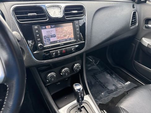 Used 2012 Chrysler 200 S image 22