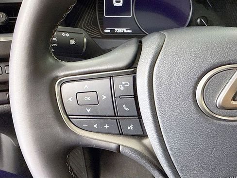 Used 2019 Lexus UX 200 FWD image 11