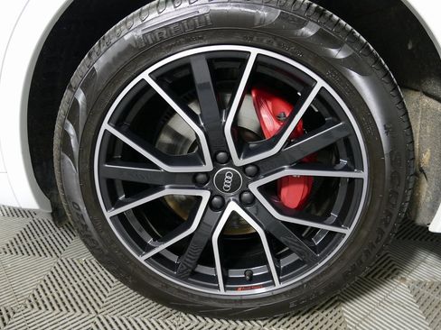 Used 2023 Audi SQ5 Prestige image 9