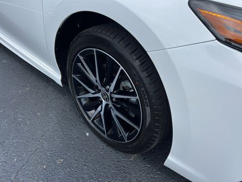 Used 2024 Toyota Camry SE image 16