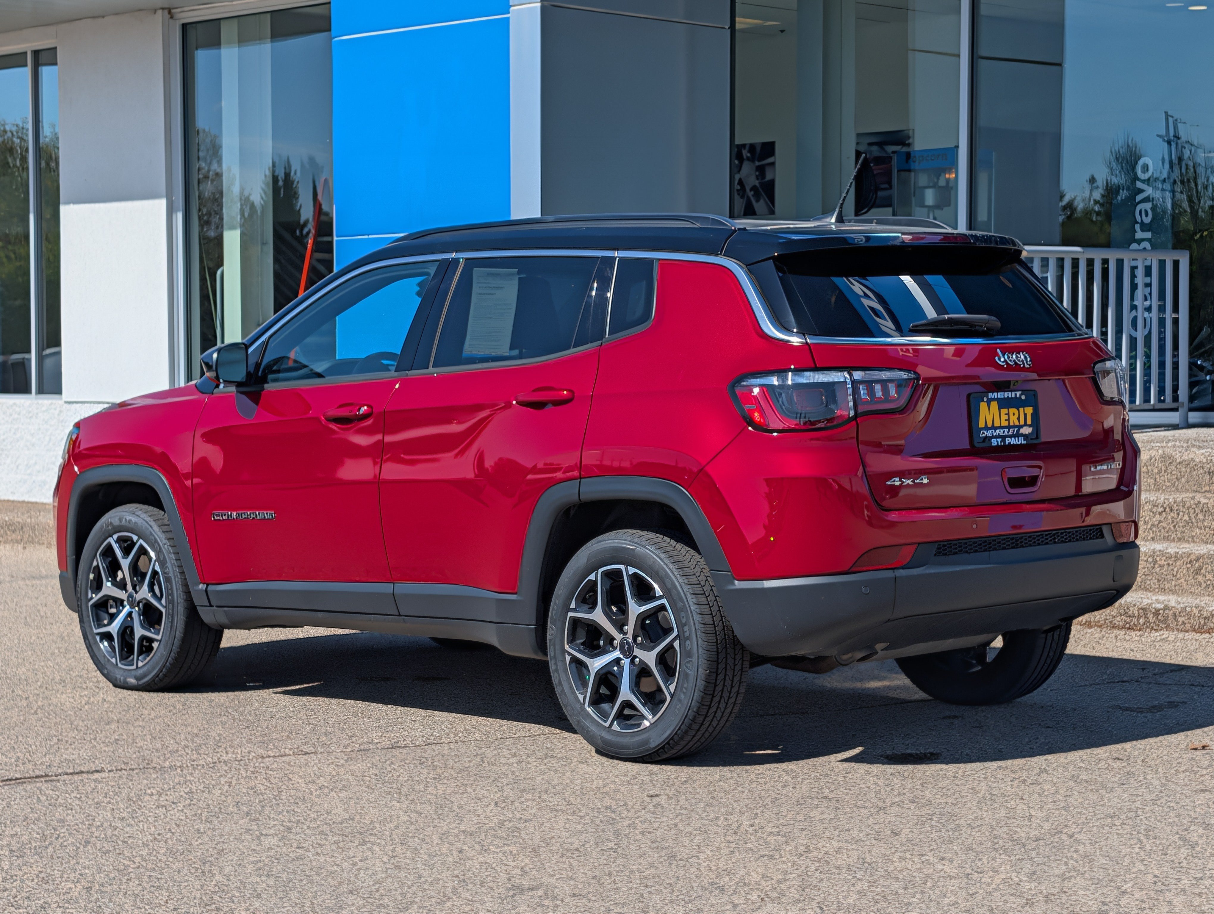 Used 2025 Jeep Compass Limited AWD/4WD image 4