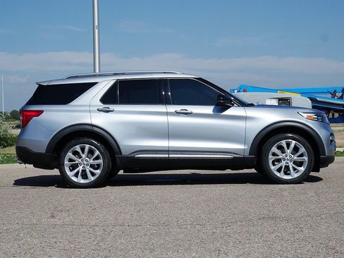 Used 2024 Ford Explorer Platinum w/ Technology Package AWD/4WD image 7