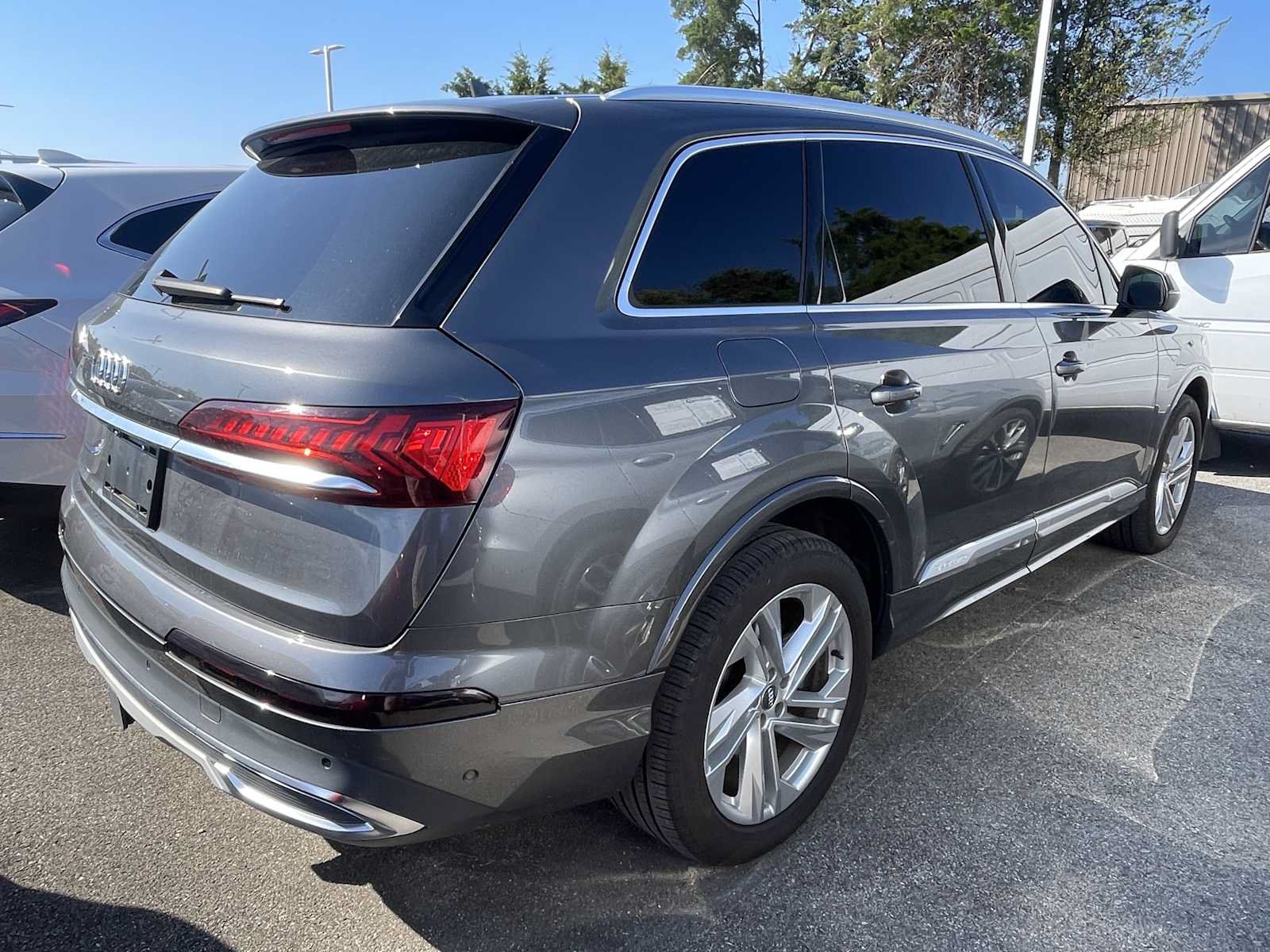Used 2020 Audi Q7 3.0T Premium Plus w/ Premium Plus Package AWD/4WD image 6