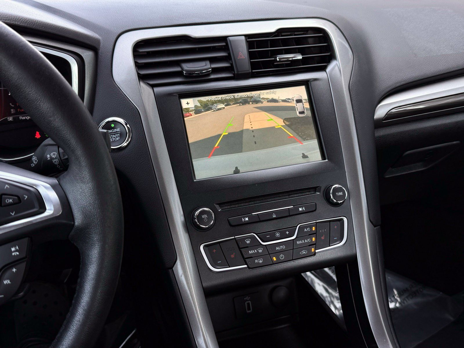 Used 2018 Ford Fusion SE w/ Equipment Group 602A FWD image 33