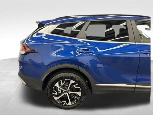 Used 2025 Kia Sportage EX w/ Premium Package image 18