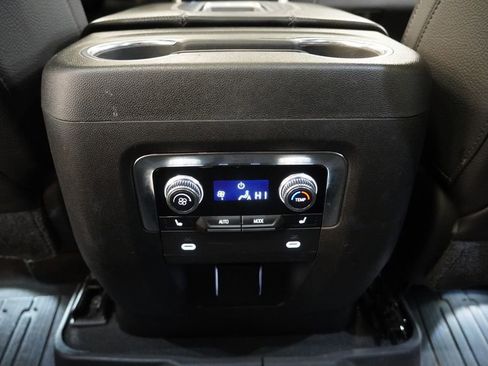 Used 2021 GMC Yukon XL Denali AWD/4WD image 33