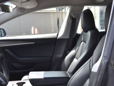 Used 2022 Tesla Model 3 Performance image 8