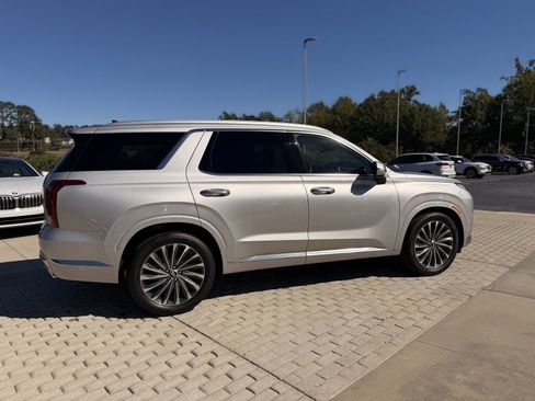 Used 2024 Hyundai Palisade Calligraphy image 7