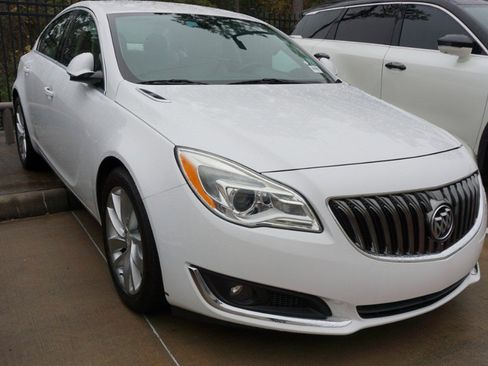 Used 2016 Buick Regal Premium image 2