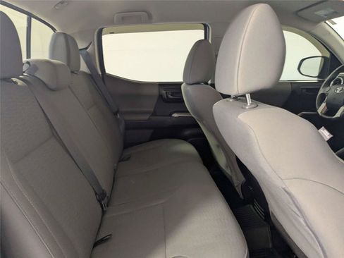 Used 2019 Toyota Tacoma SR5 RWD image 27