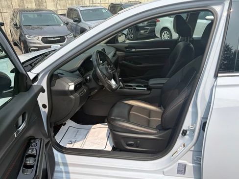 Used 2023 Nissan Altima 2.5 SR FWD image 15