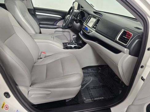 Used 2015 Toyota Highlander XLE AWD/4WD image 11