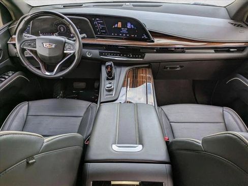 Used 2023 Cadillac Escalade Premium Luxury AWD/4WD image 18