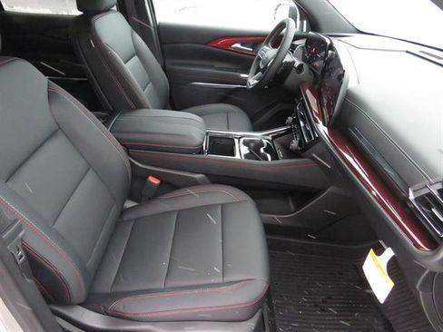 New 2026 Chevrolet Traverse Z71 w/ Driver Confidence Package image 12