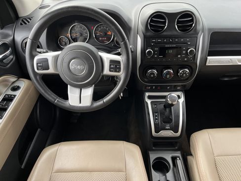 Used 2016 Jeep Compass Latitude image 3