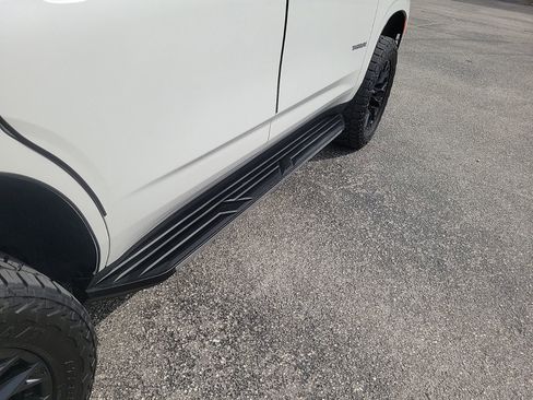 Used 2023 Chevrolet Tahoe Premier RWD image 7