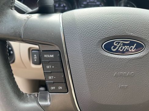 Used 2012 Ford Taurus SEL FWD image 26