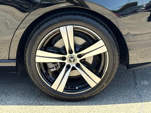 Used 2025 Mercedes-Benz C 300 Sedan image 19
