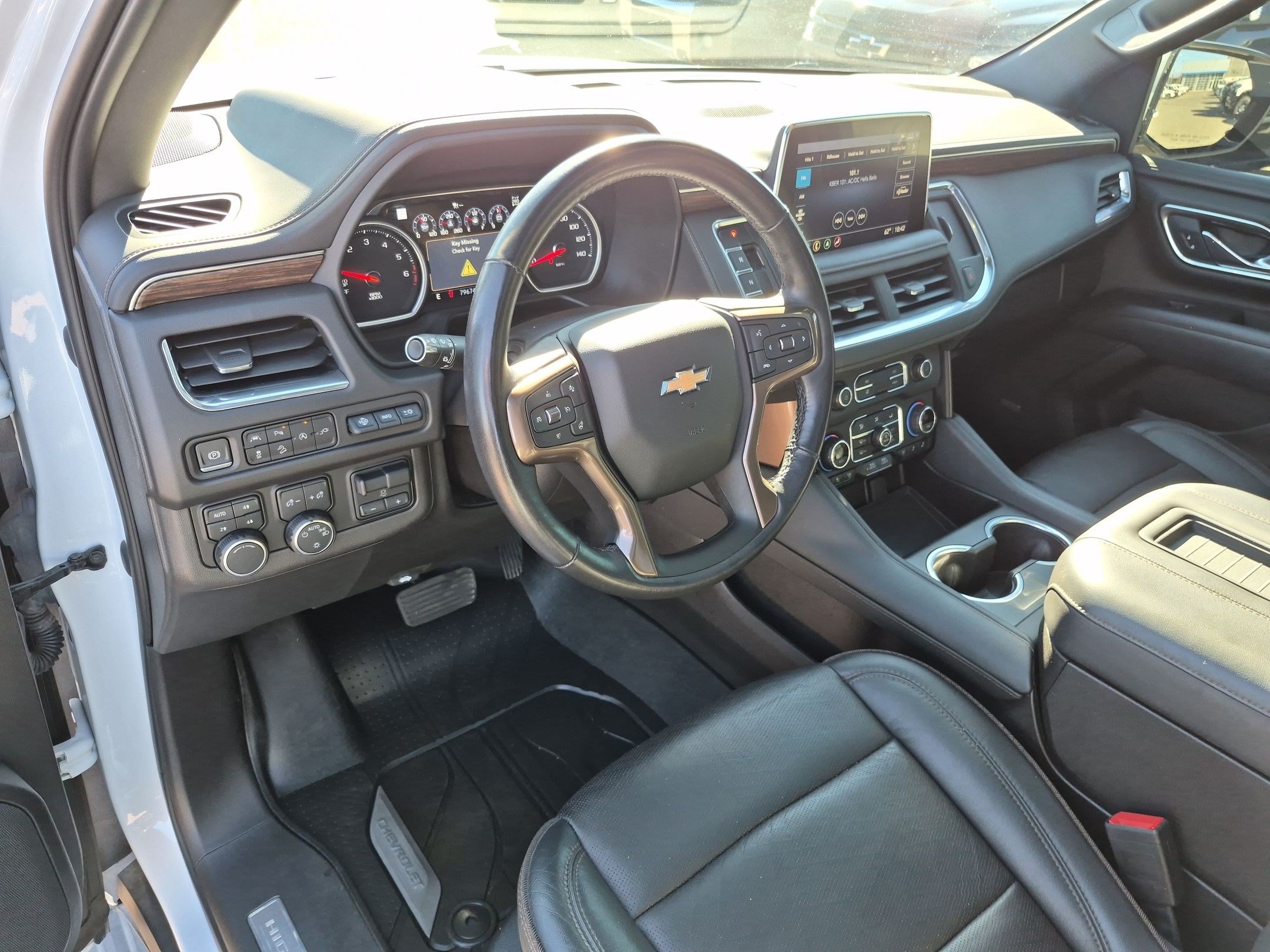 Used 2021 Chevrolet Tahoe High Country w/ Premium Package AWD/4WD image 14
