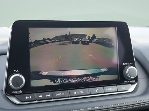Used 2024 Nissan Rogue S AWD/4WD image 34