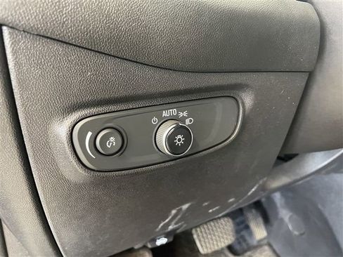 Used 2023 Chevrolet Equinox LT image 14