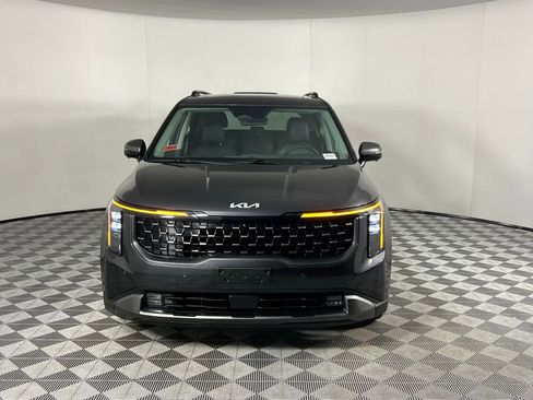 Used 2025 Kia Carnival SX w/ SX Dark Edition Package image 12