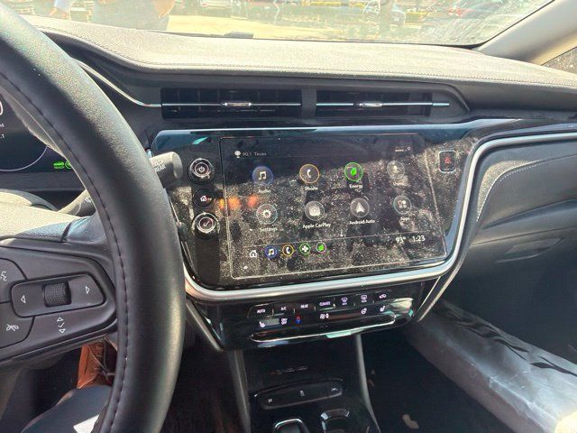 Used 2023 Chevrolet Bolt LT w/ Infotainment Package FWD image 7