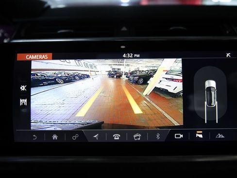 Used 2020 Land Rover Range Rover Velar R-Dynamic S AWD/4WD image 21