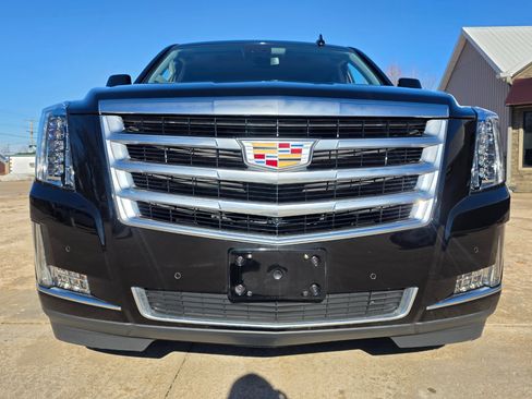 Used 2020 Cadillac Escalade Luxury image 32
