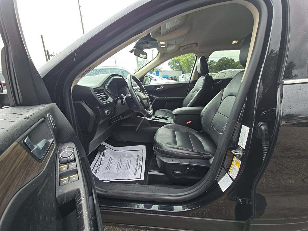Used 2020 Ford Escape Titanium AWD/4WD image 18