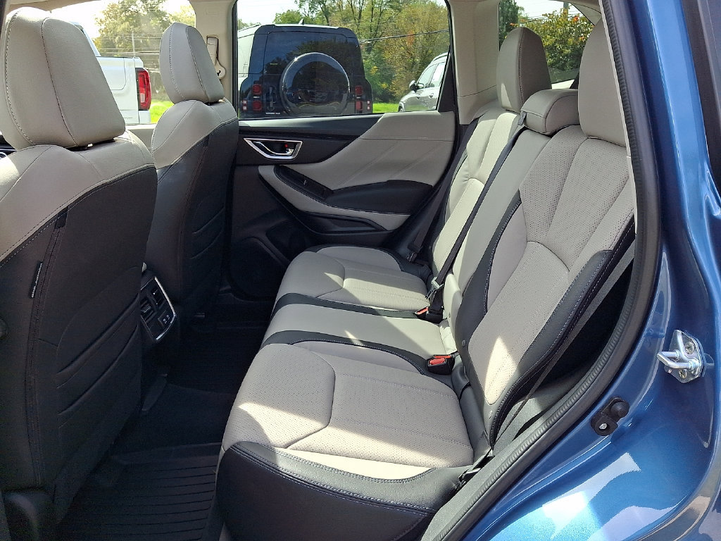 Certified 2023 Subaru Forester Limited AWD/4WD image 11